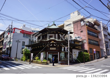 静岡県熱海市の銀座通り周辺の街並みの風景 139233994