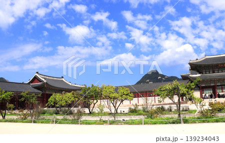 Ancient pavilions of Gyeongbokgung Palace, Seoul, South Korea. Beautiful landscape with Gyeongbokgung Palace complex and Inwangsan Mountain,  Seoul, Republic of Korea 139234043