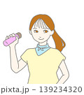 水筒を持っている女性 139234320