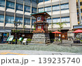 道後温泉駅前の坊っちゃんカラクリ時計と足湯の風景 139235740