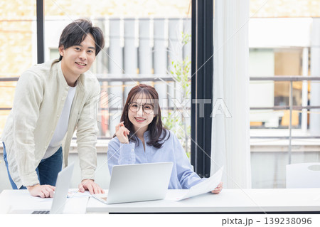 ビジネスパーソン 139238096
