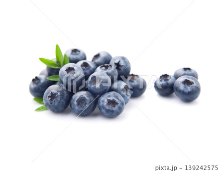 Blueberries with leaves on white backgrounds 139242575