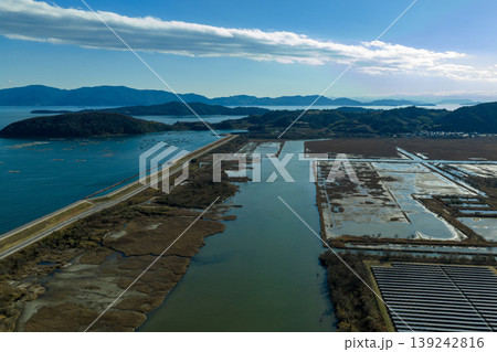 岡山県牛窓町 瀬戸内海沿いのメガソーラー発電所 ドローン空撮 岡山県牛窓町 瀬戸内海沿いのメガソーラー発電所 ドローン空撮 139242816