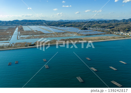 岡山県牛窓町 瀬戸内海沿いのメガソーラー発電所 ドローン空撮 岡山県牛窓町 瀬戸内海沿いのメガソーラー発電所 ドローン空撮 139242817