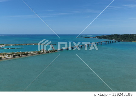 沖縄県 平安座南港の港湾風景と青い海 ドローン空撮 沖縄県 平安座南港の港湾風景と青い海 ドローン空撮 139243199