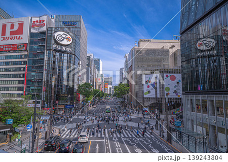 数寄屋橋交差点の俯瞰風景と銀座のビル群【東京都中央区】 139243804