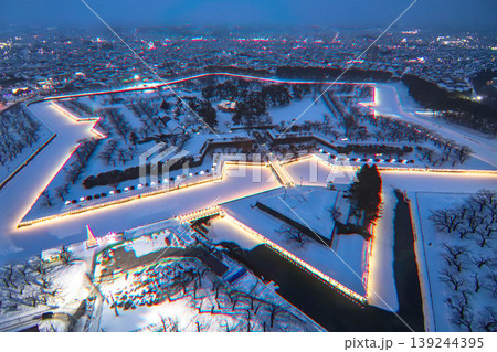 【函館・五稜郭】積雪の五稜郭公園ライトアップ 【函館・五稜郭】積雪の五稜郭公園ライトアップ 139244395