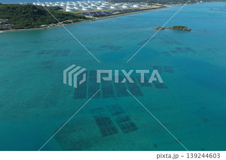 沖縄県 平安座島周辺のもずく養殖場とエネルギー施設 ドローン空撮 沖縄県 平安座島周辺のもずく養殖場とエネルギー施設 ドローン空撮 139244603
