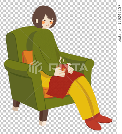 ソファに座りマグカップを持つ若い女性 139245157
