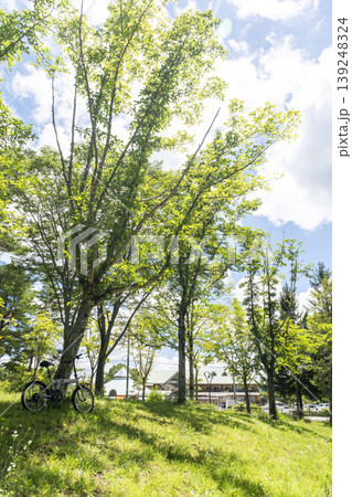 新緑・初夏のサイクリングイメージ　（蒜山高原） 139248324
