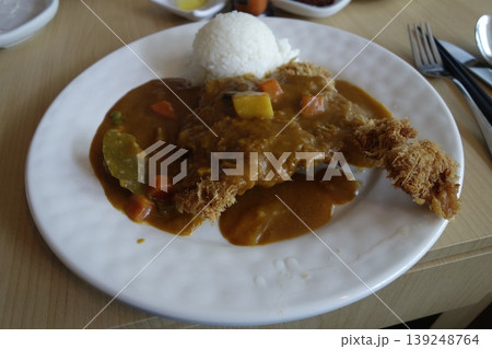Curry with Fried Chicken and Rice Plate 139248764