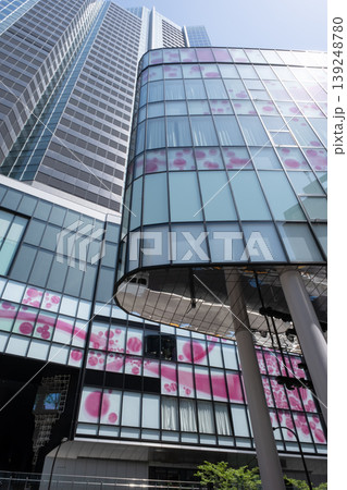 渋谷の高層ビルを見上げる 渋谷サクラステージ 渋谷の高層ビルを見上げる 渋谷サクラステージ 139248780