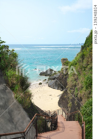 沖縄 東村 ながはま海岸 海岸へ降りる階段からの風景 139248814