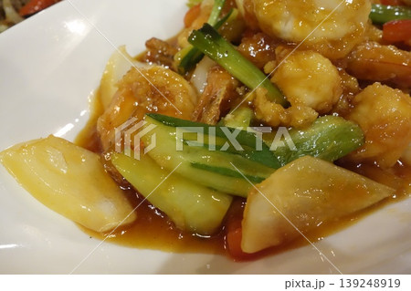Shrimp and Vegetable Stir-Fry Dish 139248919