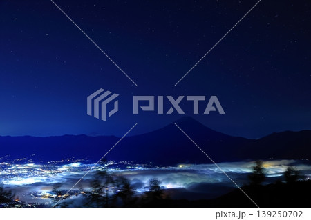 甘利山から望む富士山と甲府盆地の夜景 甘利山から望む富士山と甲府盆地の夜景 139250702