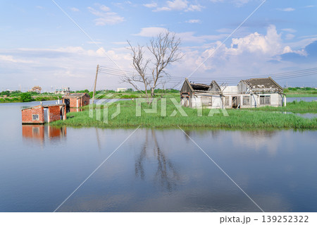 Abandoned Houses in Flooded Fields in Donggang, Chiayi Abandoned Houses in Flooded Fields in Donggang, Chiayi 139252322