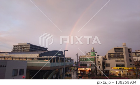 雨上がりの瀬谷駅と虹 雨上がりの瀬谷駅と虹 139259934