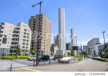 東京都目黒区の都市風景 山手通りと東大裏交差点 東京都目黒区の都市風景 山手通りと東大裏交差点 139260486