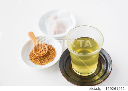 韃靼そば茶とティーバックの中身 韃靼そば茶とティーバックの中身 139261462