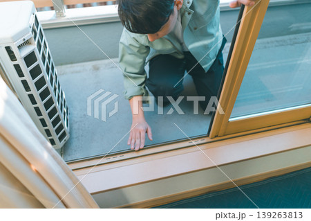 サッシ職人 139263813