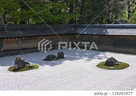 京都市の世界文化遺産龍安寺 枯山水石庭 139263877