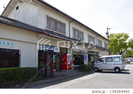 三重県亀山市 JR関駅と駅前風景 三重県亀山市 JR関駅と駅前風景 139264492