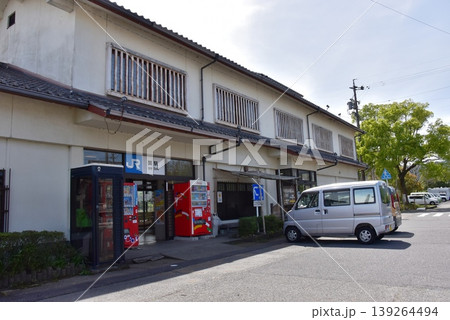三重県亀山市 JR関駅と駅前風景 三重県亀山市 JR関駅と駅前風景 139264494