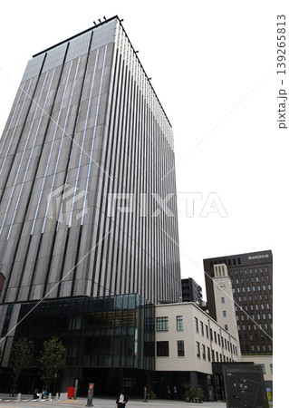 川崎市役所本庁舎（川崎市川崎区宮本町1番地） 139265813