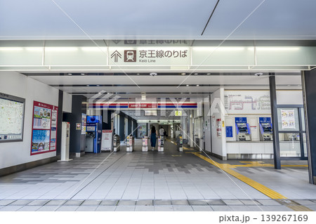 東京都調布市の都市風景 布田駅の改札入口 東京都調布市の都市風景 布田駅の改札入口 139267169