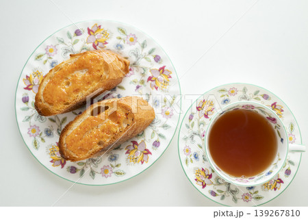 明太フランスと紅茶 139267810
