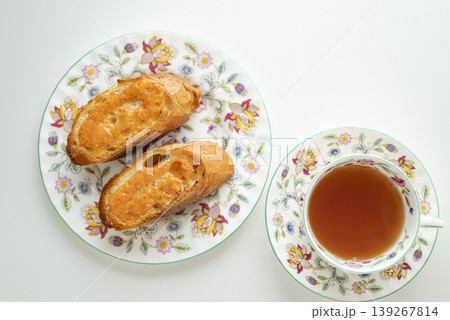 明太フランスと紅茶 139267814