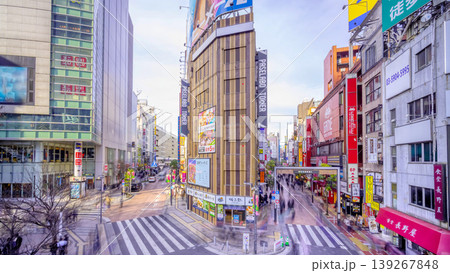 東京・新宿駅前 東京・新宿駅前 139267848