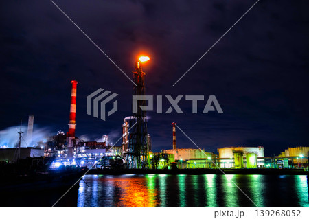 工場夜景・京浜工業地帯 139268052