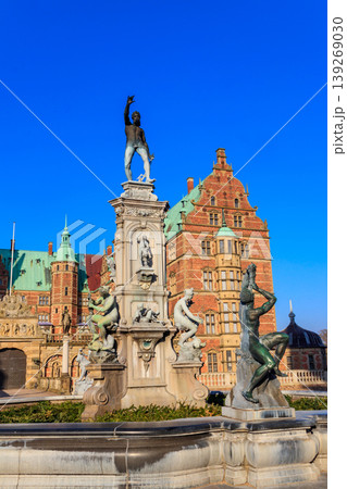 Neptune Fountain in a front of Frederiksborg castle in Hillerod, Denmark 139269030