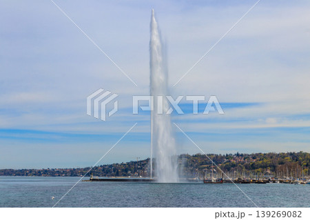 The Jet d'Eau fountain in Lake Geneva in Geneva, Switzerland The Jet d'Eau fountain in Lake Geneva in Geneva, Switzerland 139269082