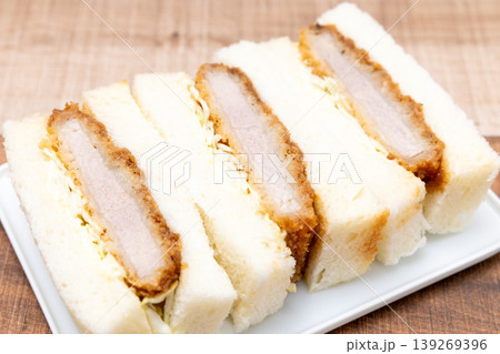 おいしいヒレカツサンド おいしいヒレカツサンド 139269396