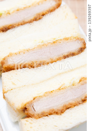 おいしいヒレカツサンド おいしいヒレカツサンド 139269397
