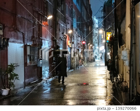 雨の降る裏通り 雨の降る裏通り 139270066