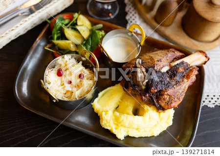 Baked pork hock - kepta karka, Lithuanian cuisine. 139271814