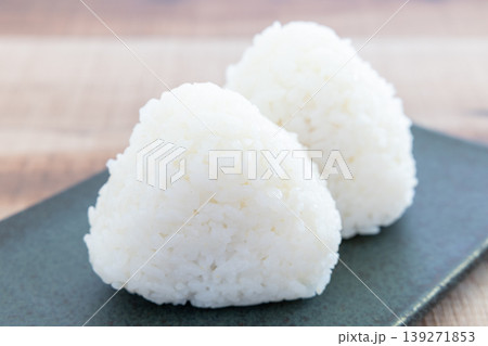 美味しい白米おにぎり 美味しい白米おにぎり 139271853