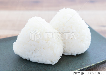 美味しい白米おにぎり 139271860