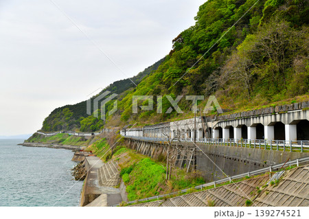 親不知道路(国道8号)/三段滝~を市振側より望む(新潟県糸魚川市)【2026.4】 親不知道路(国道8号)/三段滝~を市振側より望む(新潟県糸魚川市)【2026.4】 139274521