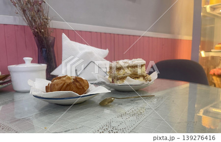 cakes on the table in cafe cakes on the table in cafe 139276416