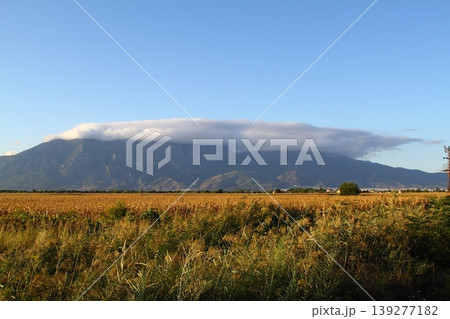 the clouds over the mountain the clouds over the mountain 139277182