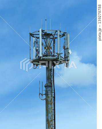 通信イメージ(電波塔:基地局) 通信イメージ(電波塔:基地局) 139278788
