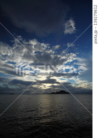 Seaside town of Turgutreis and spectacular sunsets 139279612
