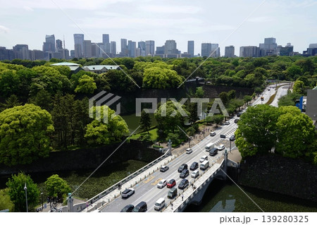 高層ビル群と皇居と竹橋 4月千代田1135皇居と高層ビル群・北桔梗門と竹橋 高層ビル群と皇居と竹橋 4月千代田1135皇居と高層ビル群・北桔梗門と竹橋 139280325