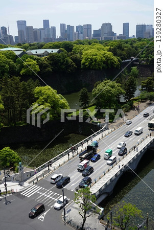 高層ビル群と皇居と竹橋 4月千代田1137皇居と高層ビル群・北桔梗門と竹橋 高層ビル群と皇居と竹橋 4月千代田1137皇居と高層ビル群・北桔梗門と竹橋 139280327