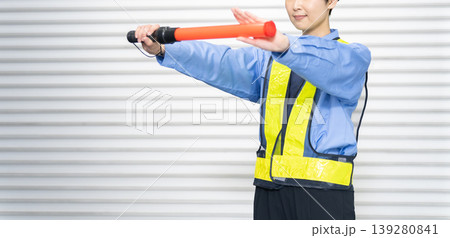 笑顔の女性警備員 笑顔の女性警備員 139280841