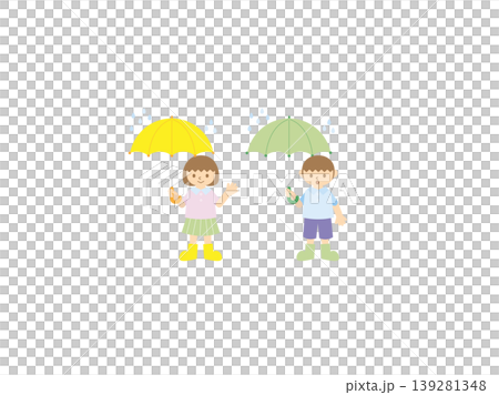雨の日に傘をさす男の子と女の子のペア 139281348